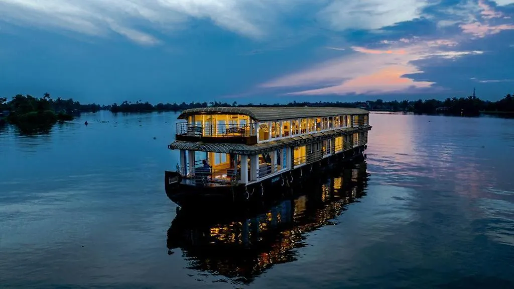 Royal Palace Houseboat Alappuzha